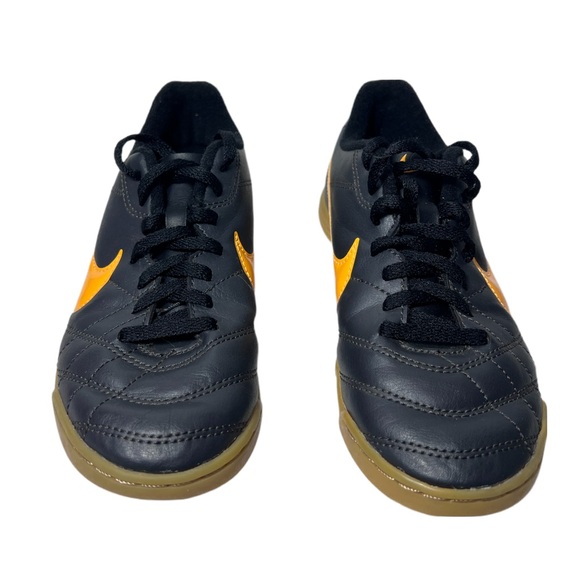 Nike Youth Indoor Soccer Shoes Black Orange Gum Sole Size 2Y - Picture 2 of 10